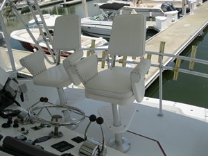 Nauti Gal 31 Flybridge Captains Chairs