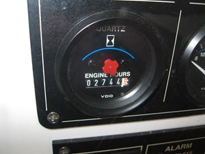 Nauti Gal 17 Engine hours
