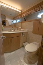 A' SALUTE' 19 Mid-ship Queen Guest Stateroom