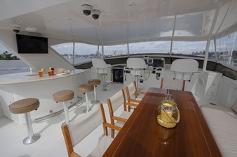 A' SALUTE' 31 Flybridge Bar