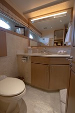A' SALUTE' 21 Mid-ship Twin Guest Stateroom Head