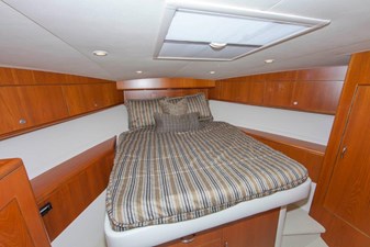 PIPKIN 38 Master Stateroom