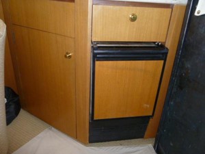40ft 2003 Ocean Yachts 40 Super Sport 9 Salon Icemaker