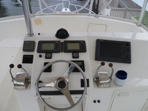 40ft 2003 Ocean Yachts 40 Super Sport 14 Bridge Helm