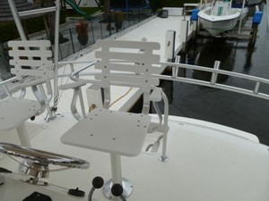 40ft 2003 Ocean Yachts 40 Super Sport 19 Ladderback Helm Seating