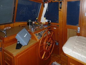 42ft 1989 Grand Banks 42 Classic 3 Helm