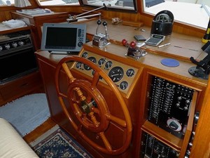 42ft 1989 Grand Banks 42 Classic 5 Helm