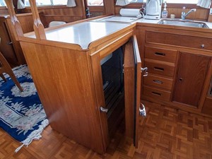 42ft 1989 Grand Banks 42 Classic 16 Fridge