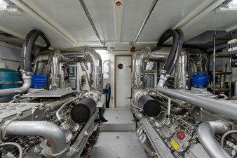 Anna 2 30 Engine Room 
