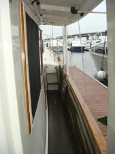 Stevedore 9 42' Kadey Krogen starboard side deck photo2
