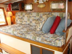 Stevedore 35 42' Kadey Krogen pilothouse seating photo1