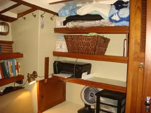 Stevedore 44 42' Kadey Krogen guest stateroom aft