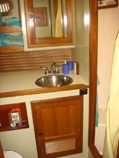 Stevedore 45 42' Kadey Krogen guest head
