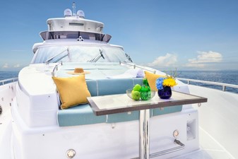 Horizon E78 12 Bow deck