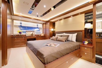 Horizon E78 17 Master Stateroom
