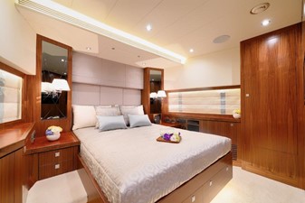 Horizon E78 18 VIP Stateroom