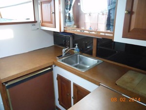 My Way 15 34' Mainship galley photo2