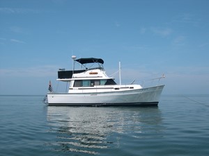 My Way 0 34' Mainship starboard profile
