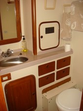 Virginia 39 46' Nordhavn Guest Head 