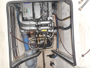 Endeavour 19 34' PDQ PowerCat Engine 