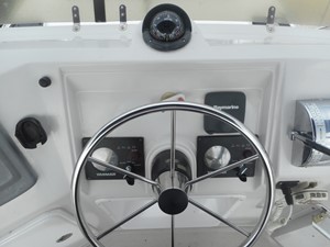 34' PDQ PowerCat Flybridge Helm 
