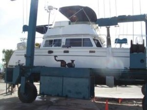 Endeavour 21 34' PDQ PowerCat Hauled Out 