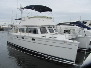 34' PDQ PowerCat Starboard Forward Profile 
