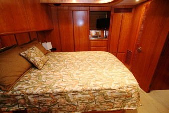 Amazing Grace 9 Master stateroom