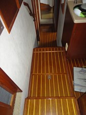 MULLET 7 Companionway
