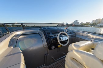 RIVA 44 13 Helm