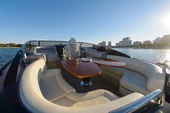 RIVA 44 17 Seating 