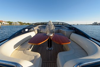 RIVA 44 19 Seating Area