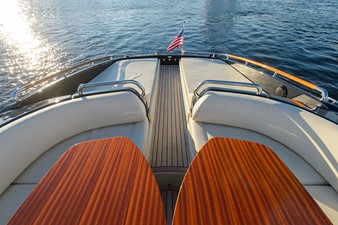 RIVA 44 22 Table