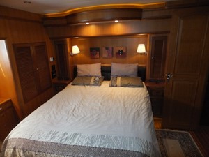 Midnight Sun I 12 VIP
