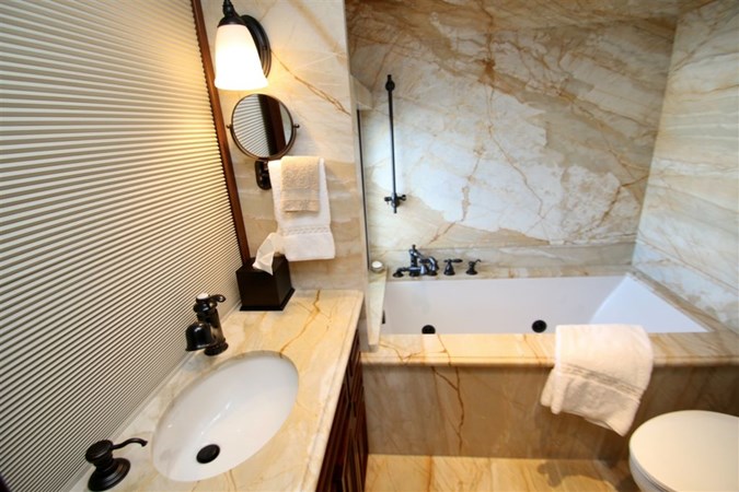 Master Stateroom Her Head