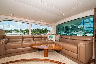Colby Jean 31 Enclosed Bridge Seating
