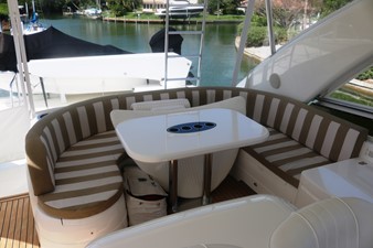 Shadow Fox 47 Flybridge Seating