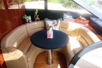 Shadow Fox 40 Forward Settee
