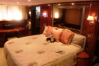 Shadow Fox 3 Master Stateroom