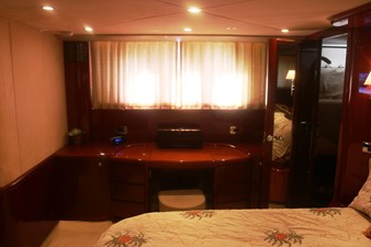 Shadow Fox 21 Master Dressing Area