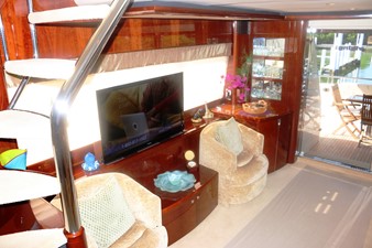Shadow Fox 6 Salon Starboard