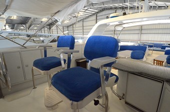 PLATYPUS 9 Flybridge Helm Seats