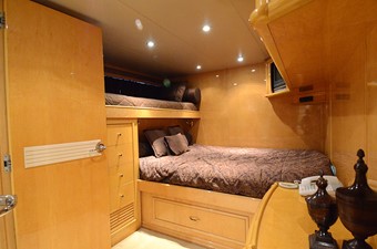 PLATYPUS 29 Guest Stateroom