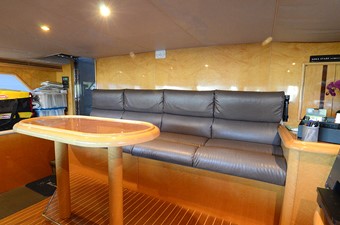 PLATYPUS 34 Pilothouse Seating