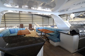 SOLSTICE I 4 Flybridge
