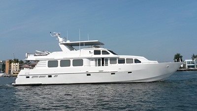 SOLSTICE I 0 90' Dover Motor Yacht SOLSTICE I