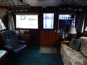 Skip Dot 22 Salon