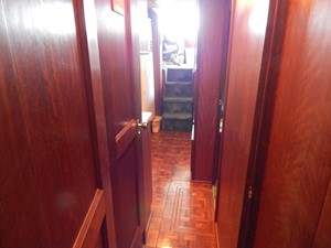 Skip Dot 27 Companionway