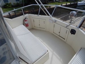 Skip Dot 16 Flybridge Fwd Bench