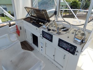 Skip Dot 10 Flybridge Helm